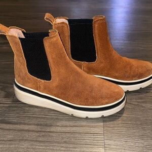 Women’s Brown Suede Platform Chelsea Boots